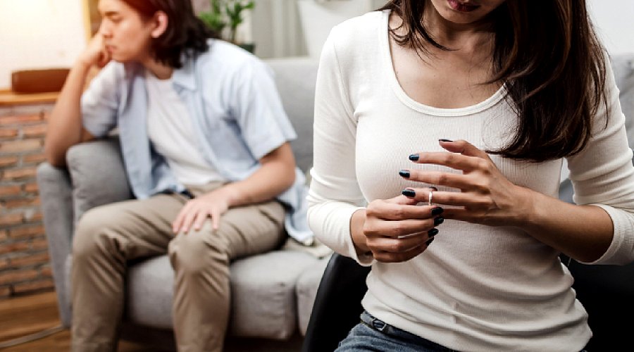 When Love Feels Like Duty: Emotional Fatigue in Relationships