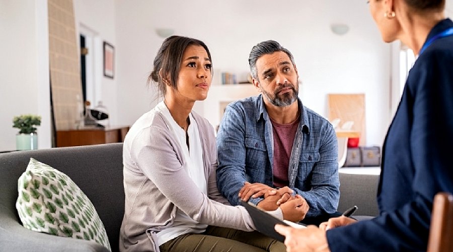 A Couple's Guide To Knowing When Is The Right Time For Therapy