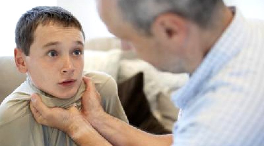 Harsh Parenting Can Hurt Academics and Peer Relationships